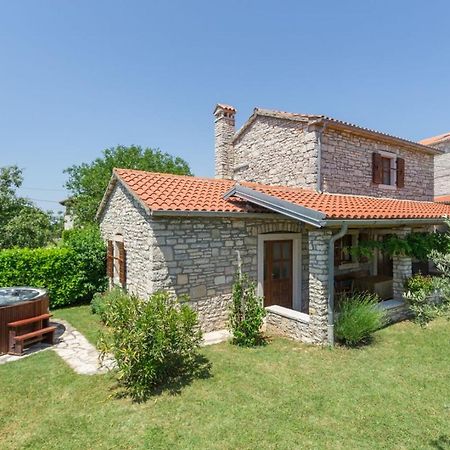 Holiday Homes Ana And Maria Kanfanar Exterior foto