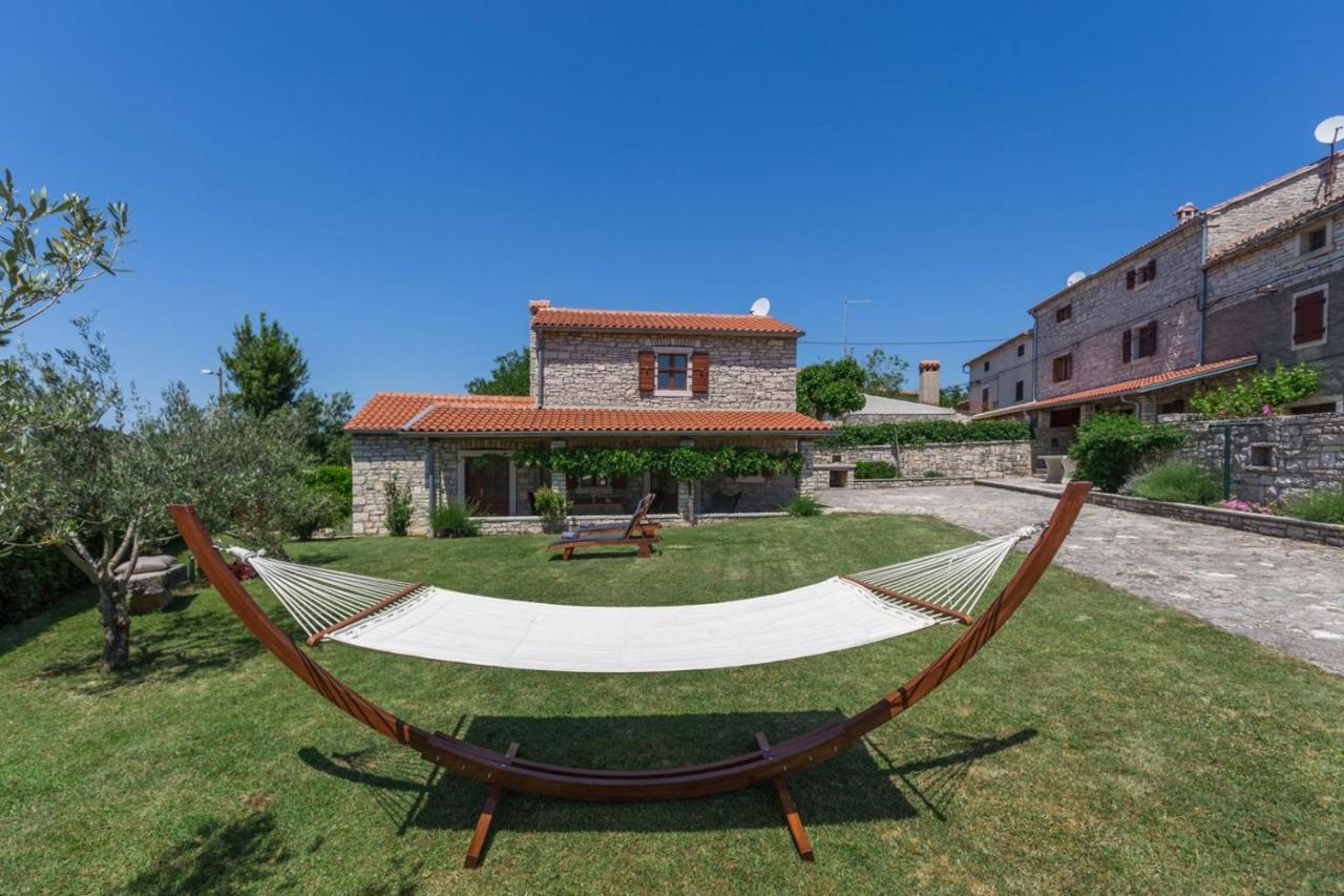 Holiday Homes Ana And Maria Kanfanar Exterior foto