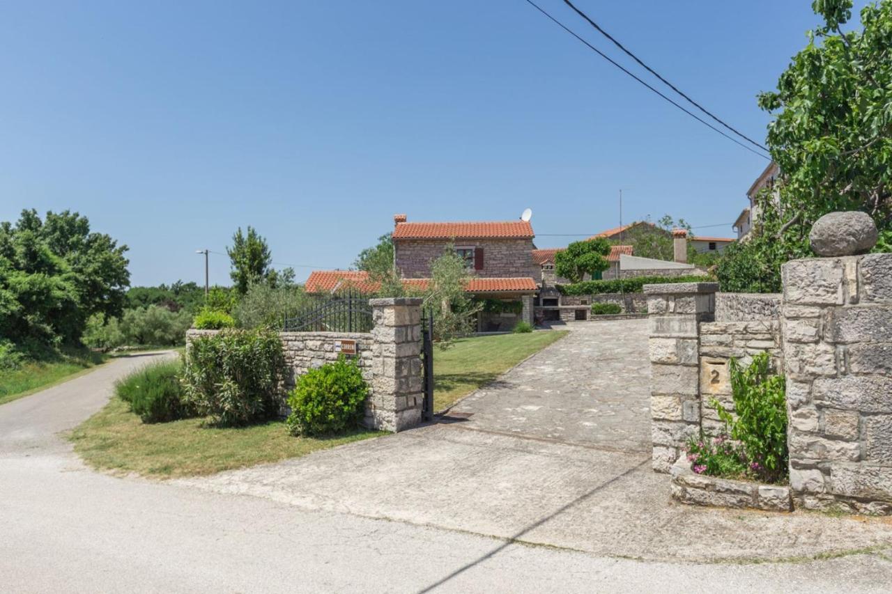 Holiday Homes Ana And Maria Kanfanar Exterior foto