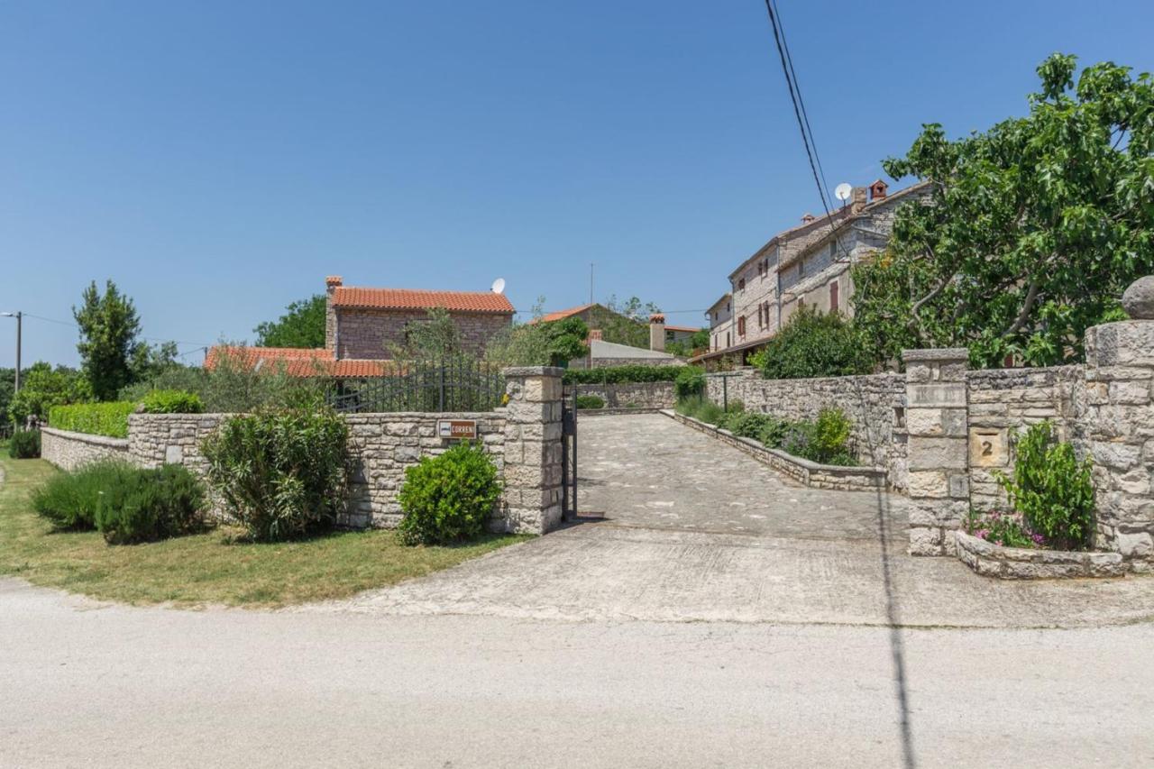 Holiday Homes Ana And Maria Kanfanar Exterior foto