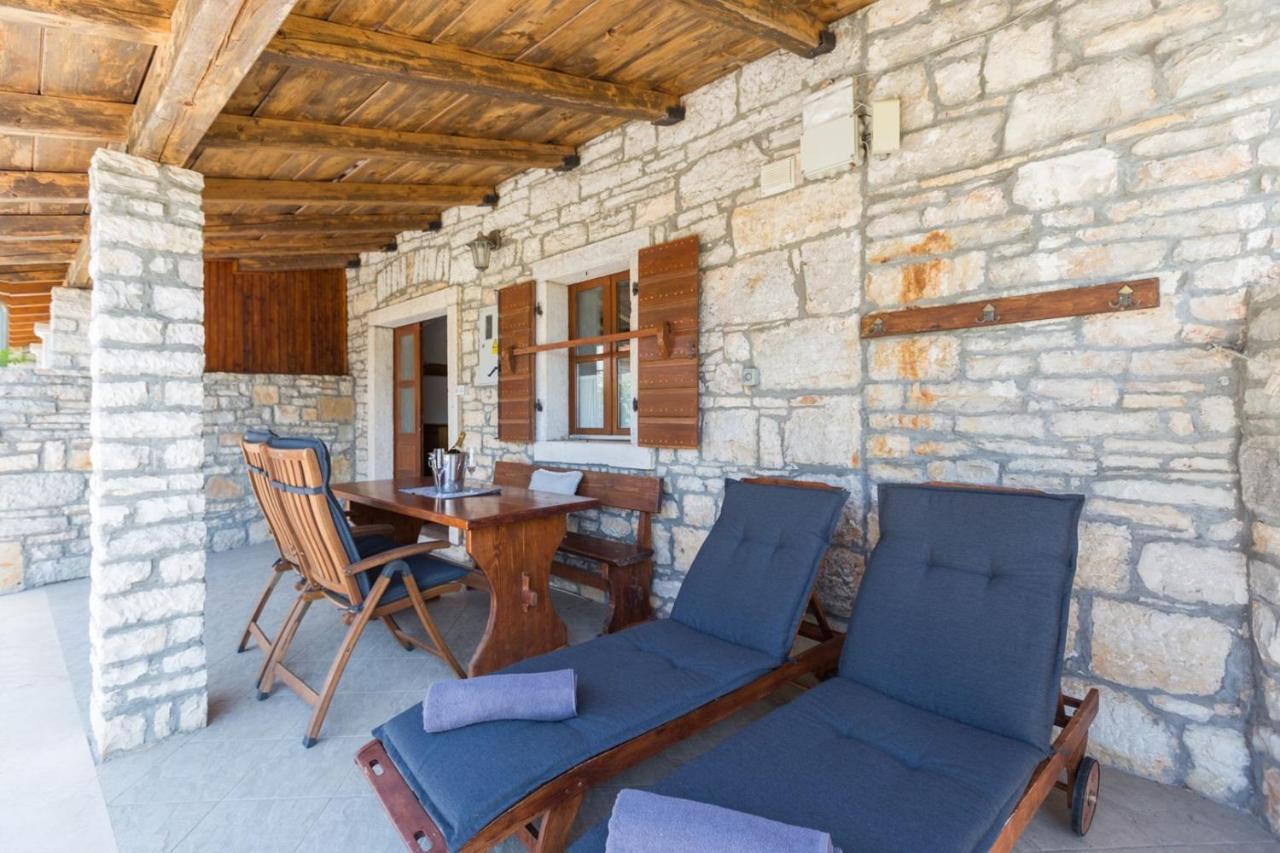Holiday Homes Ana And Maria Kanfanar Exterior foto