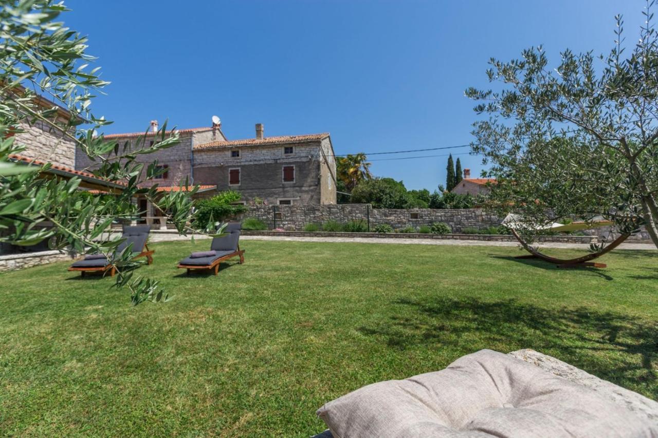 Holiday Homes Ana And Maria Kanfanar Exterior foto