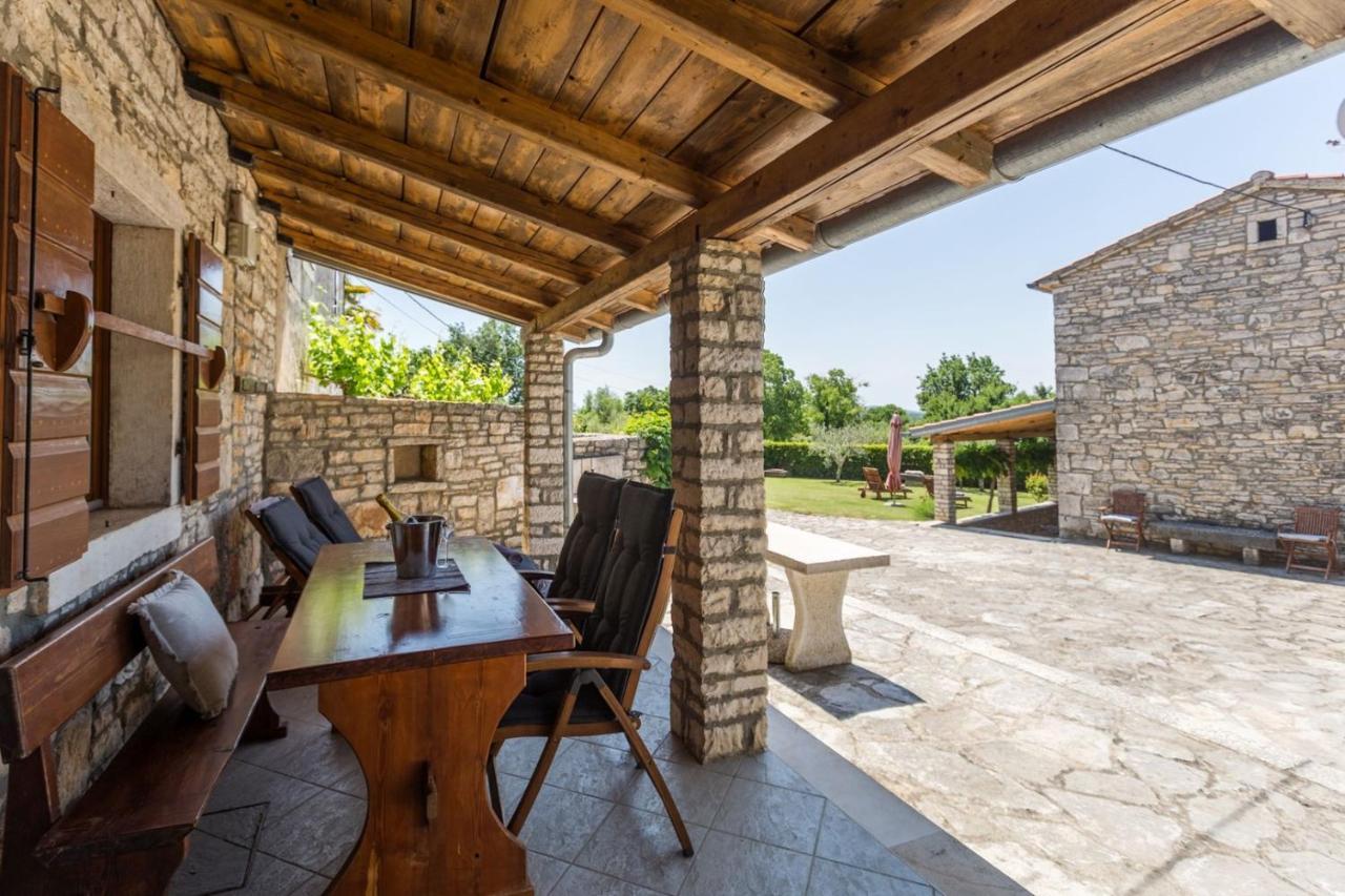 Holiday Homes Ana And Maria Kanfanar Exterior foto